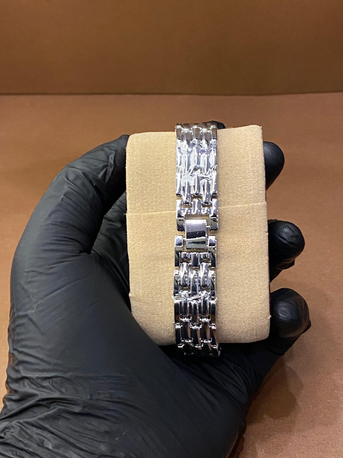 TRUE WORTH SQUARE DIAL