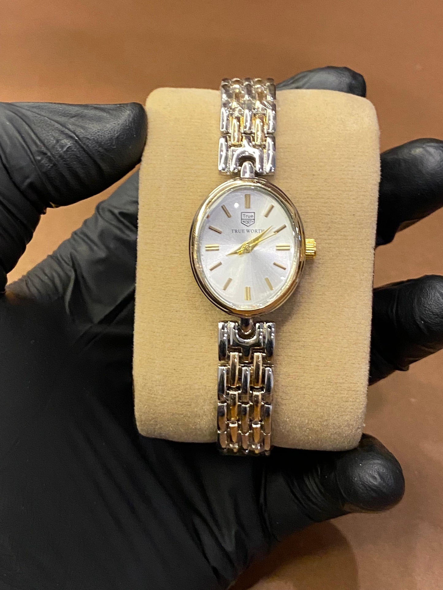 TRUE WORTH OVAL SHAPE LADIES WATCH