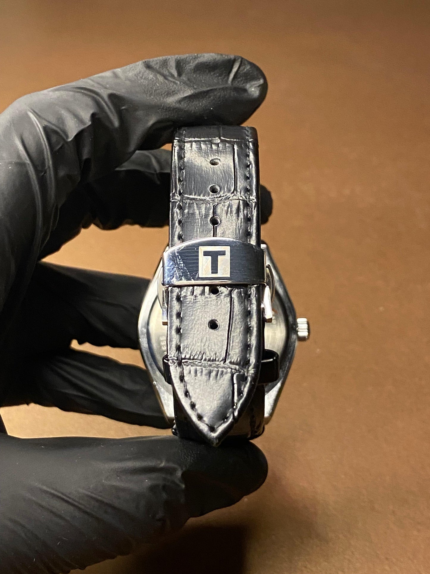 TISSOT GENTELMAN LEATHER STRAP WITH MASTER LOCK