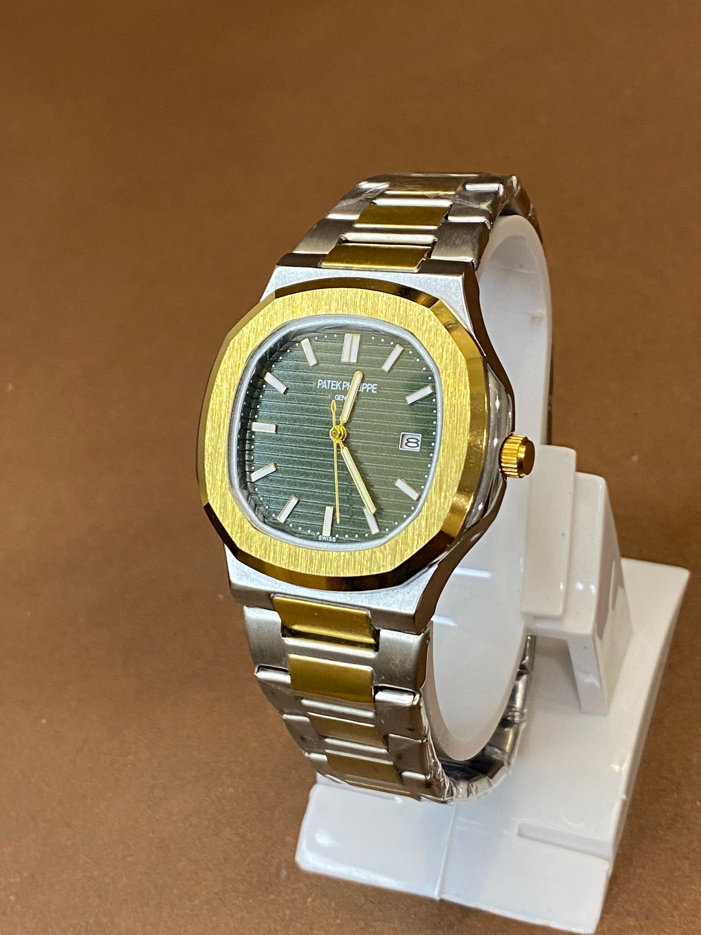 PATEK PHILIPPE | METAL CASE |  QUARTZ MOVEMENT | DATE WORKING | MASTER LOCK