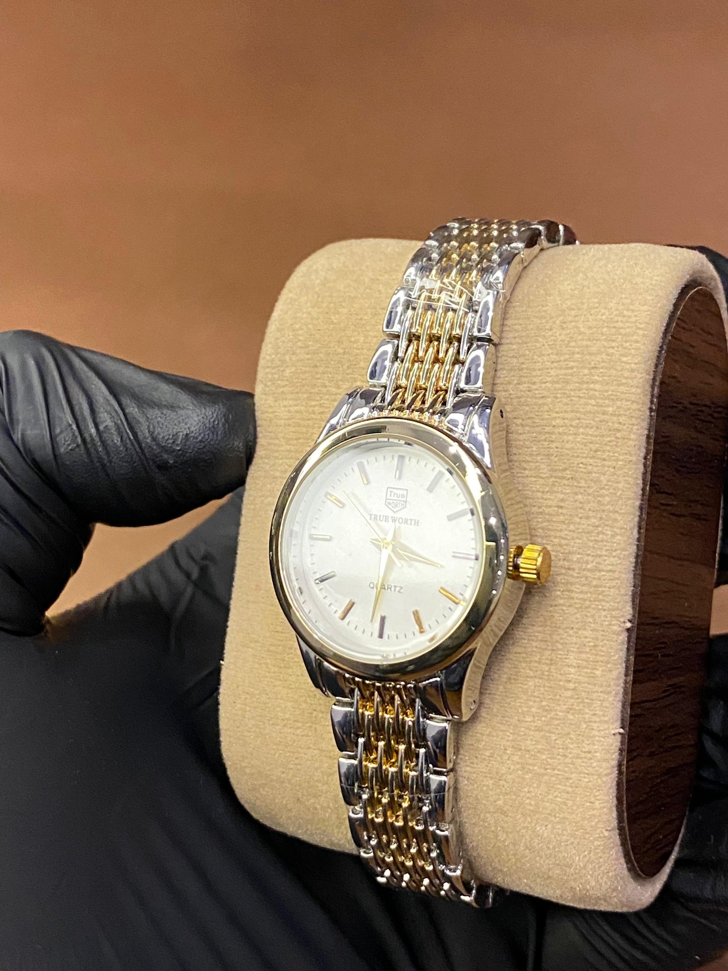 TRUE WORTH ROUND DIAL