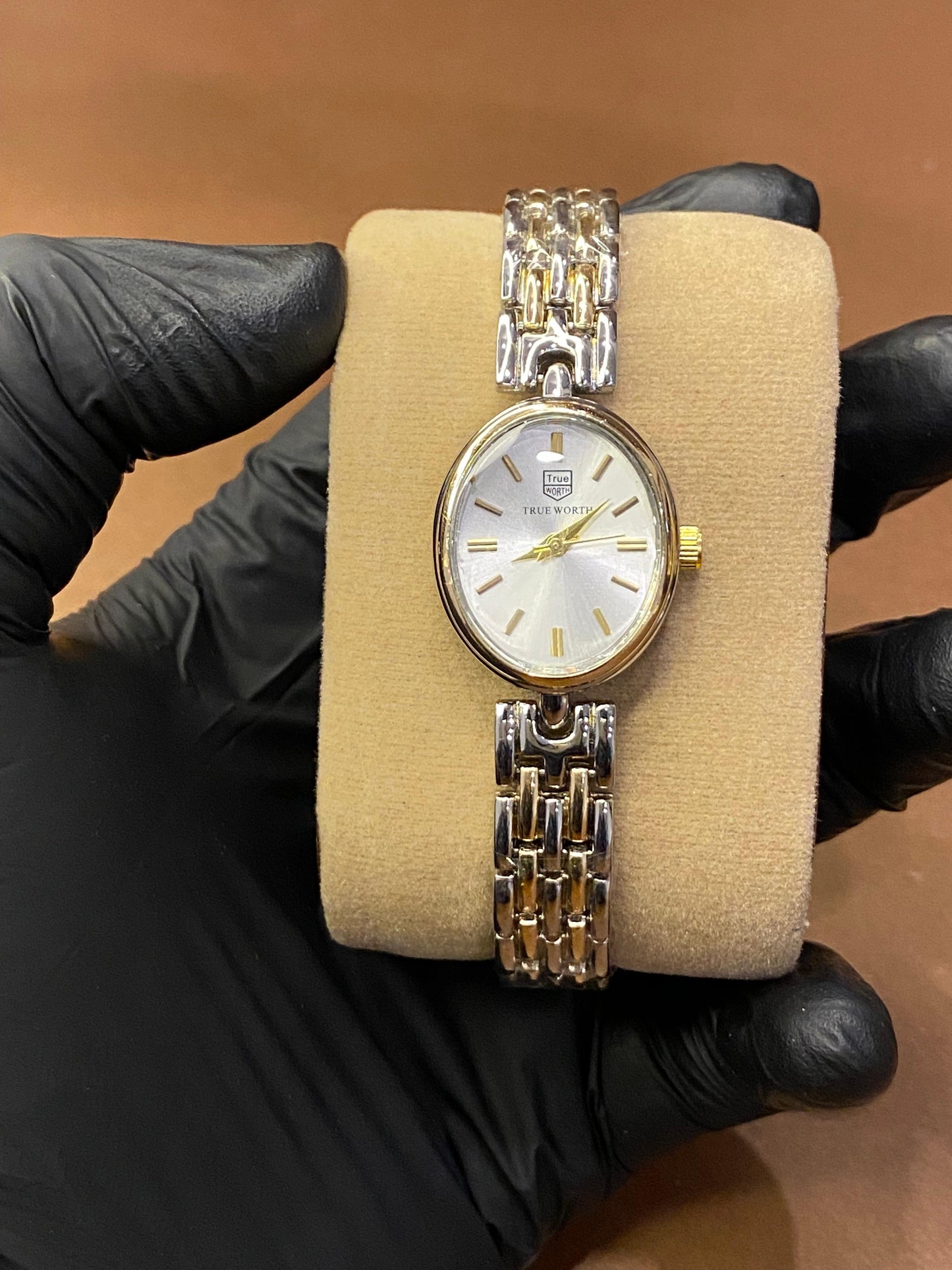 TRUE WORTH OVAL SHAPE LADIES WATCH