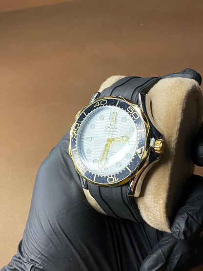 OMEGA SILICON STRAP WITH ROTATING DIAL