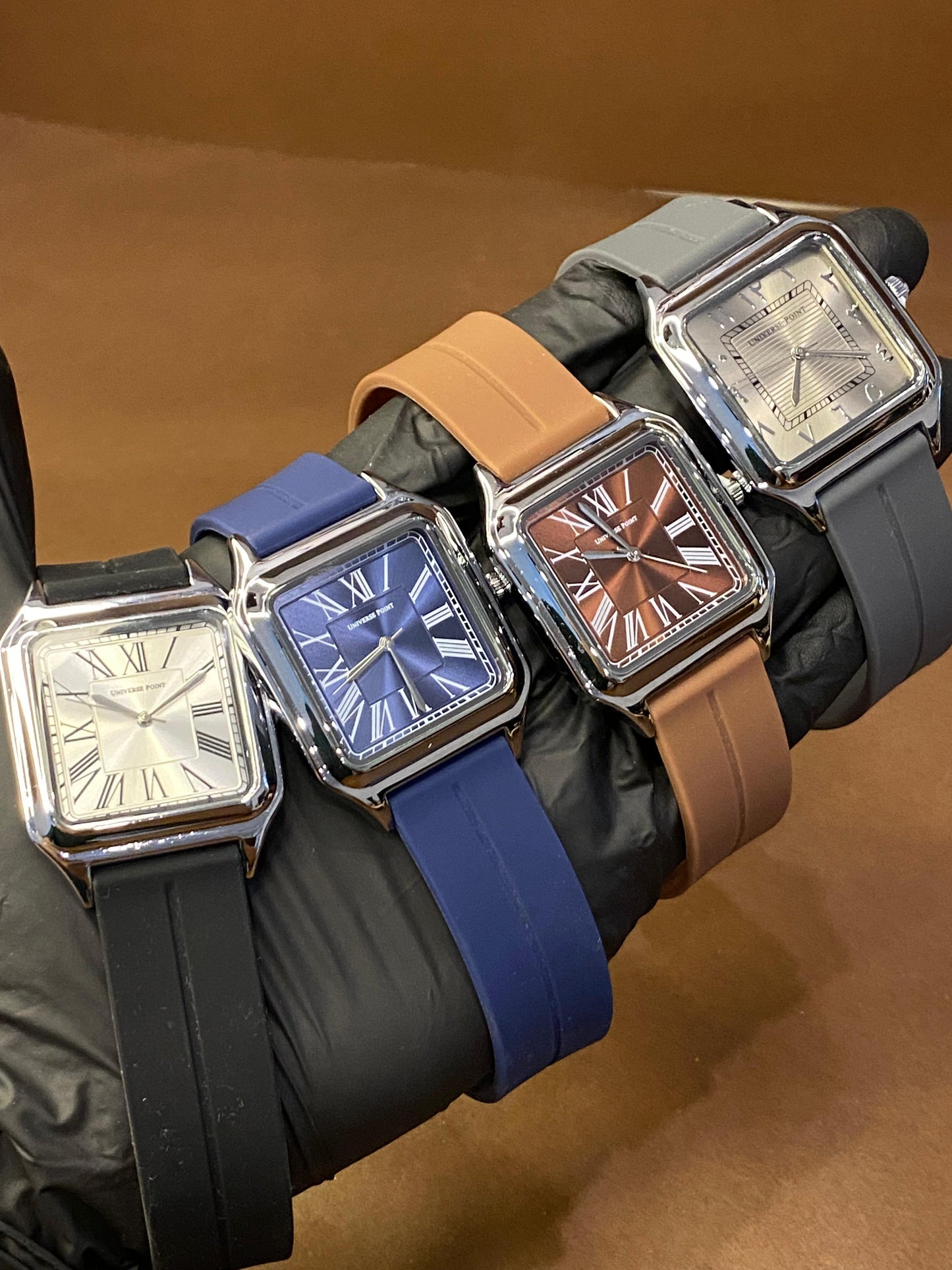 UNIVERSE POINT OLD MONEY STYLE WITH SILICON STRAP