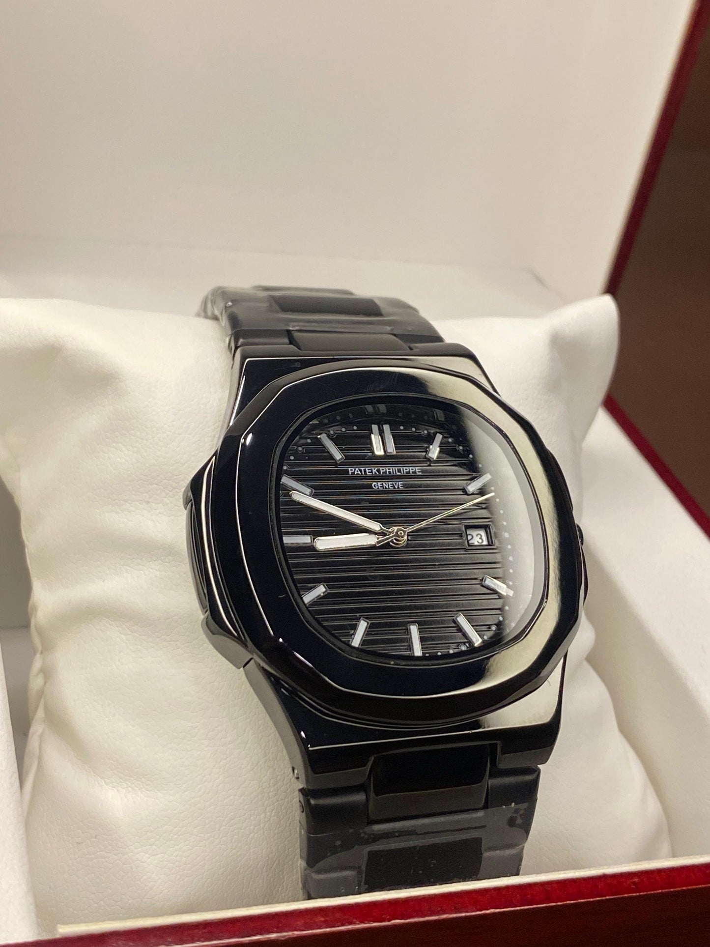 PATEK PHILIPPE|QUARTZ MOVEMENT|DATE WORKING|MASTER LOCK